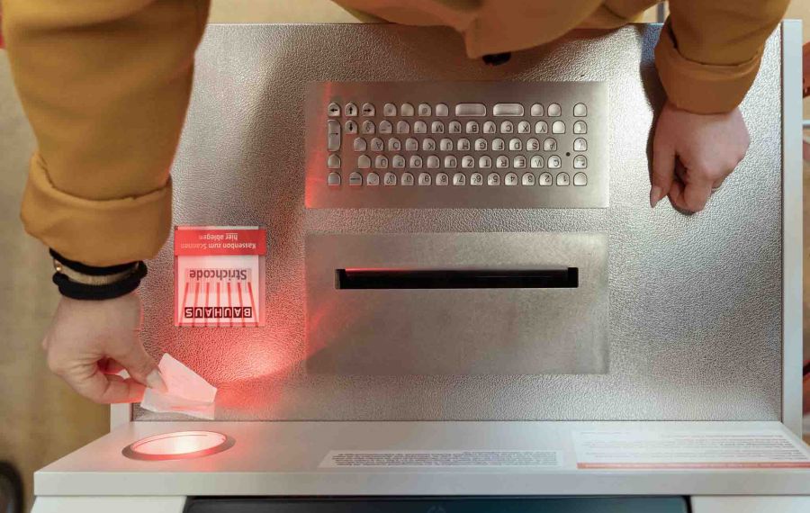 GETT GROUP use-cases: Bauhaus stainless steel customer terminal